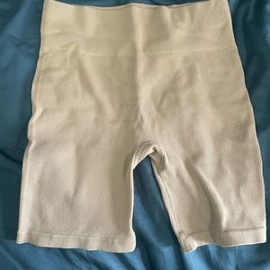 Gilly hicks cropped leggings- for workout or everyday.